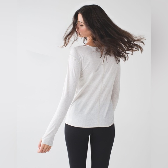 lululemon athletica Tops - Lululemon Superb Long Sleeve Tee In Heathered Light Grey White